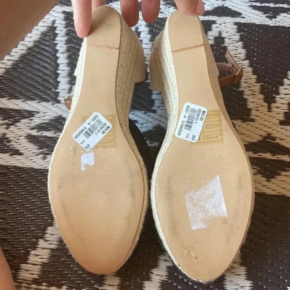 In Every Story… Black & Tan espadrilles - Picture 5 of 6